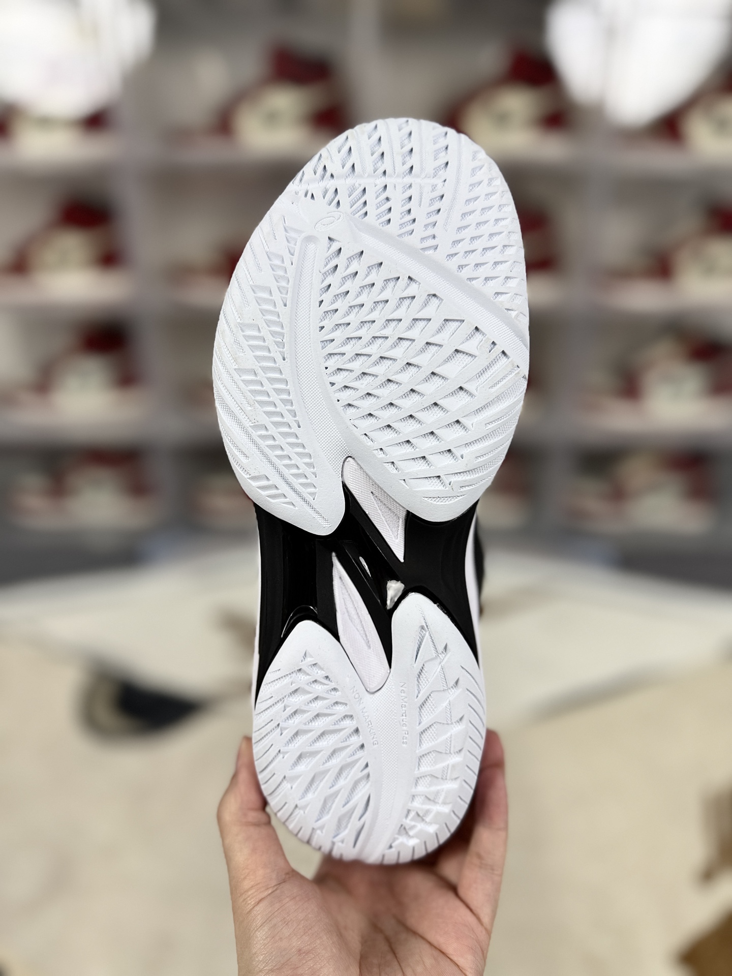 Asics Sky Elite FF 3: Comfort, Style, and Performance Volleyball Shoes 6 i1742674304611 3924 0 4