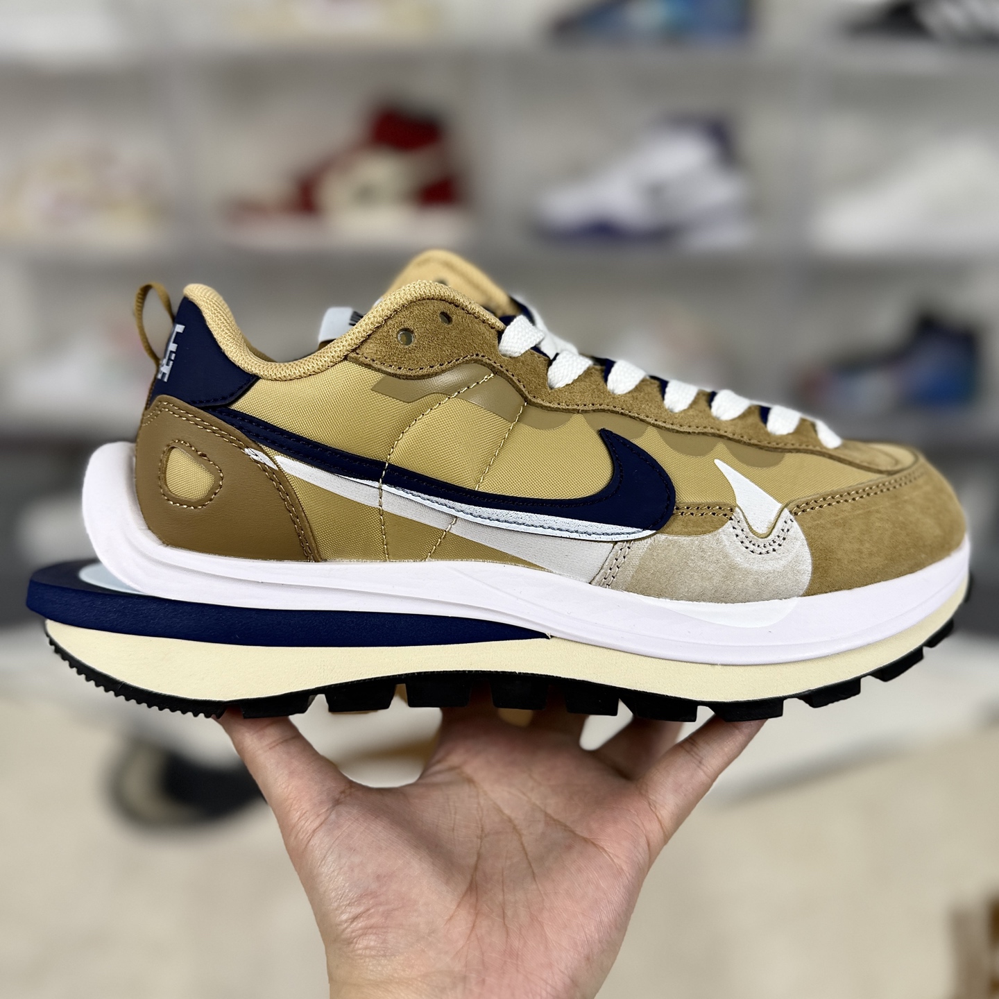 Nike x Sacai VaporWaffle Sesame: A Fusion of Heritage and Avant-Garde Style 9 i1743022775088 6708 0 5