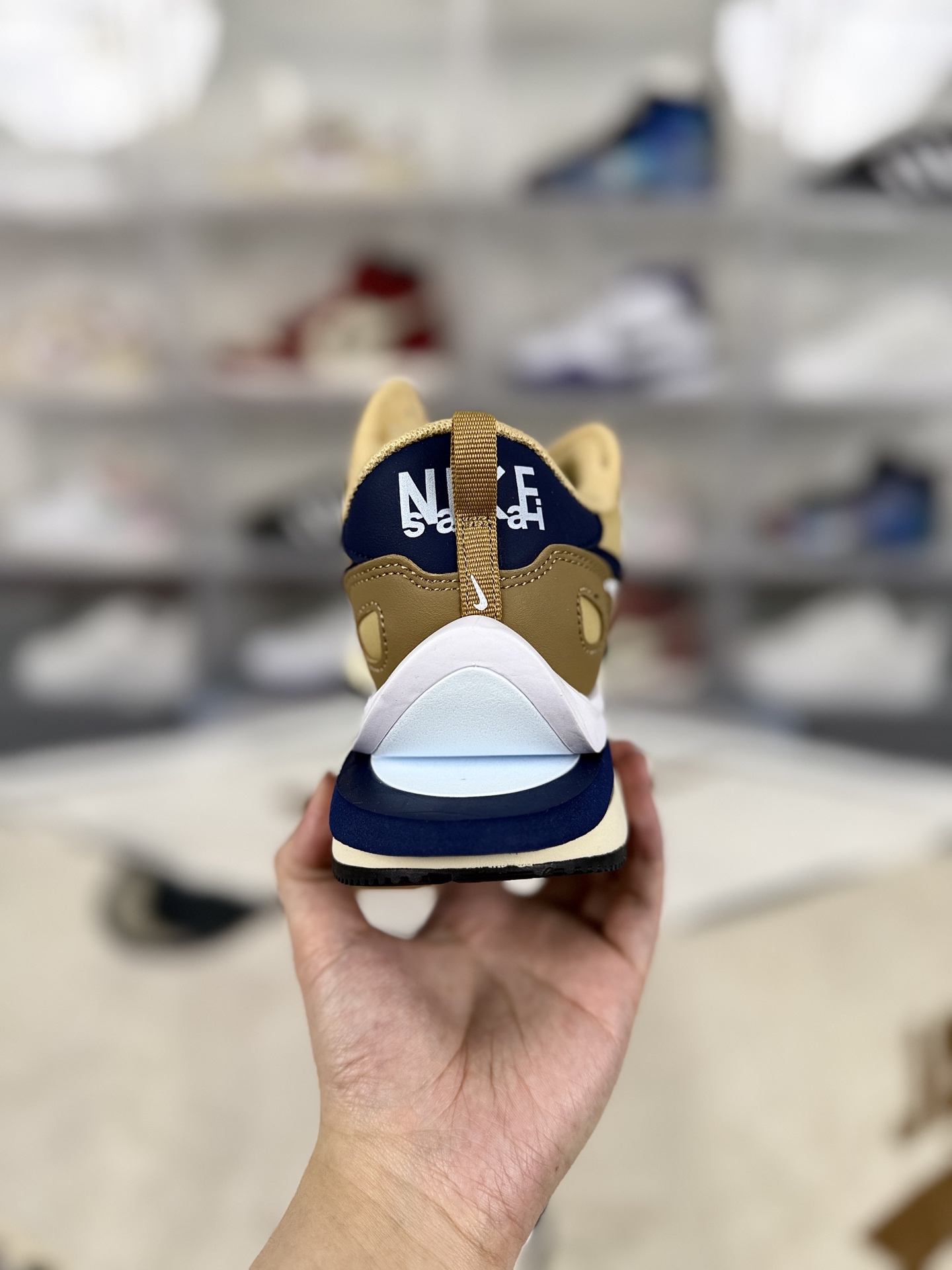 Nike x Sacai VaporWaffle Sesame: A Fusion of Heritage and Avant-Garde Style 4 i1743022778281 2757 0 2