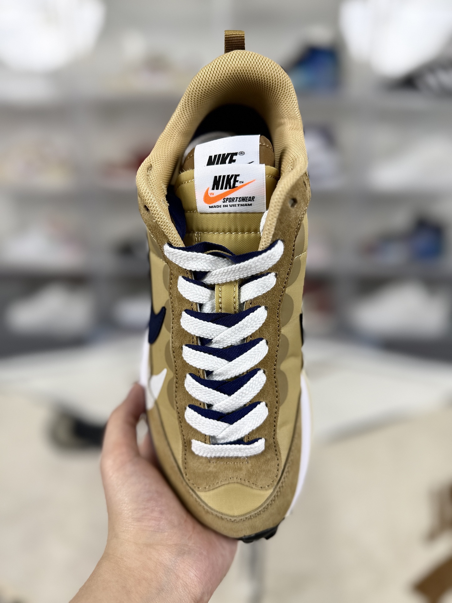 Nike x Sacai VaporWaffle Sesame: A Fusion of Heritage and Avant-Garde Style 5 i1743022781687 7379 0 3
