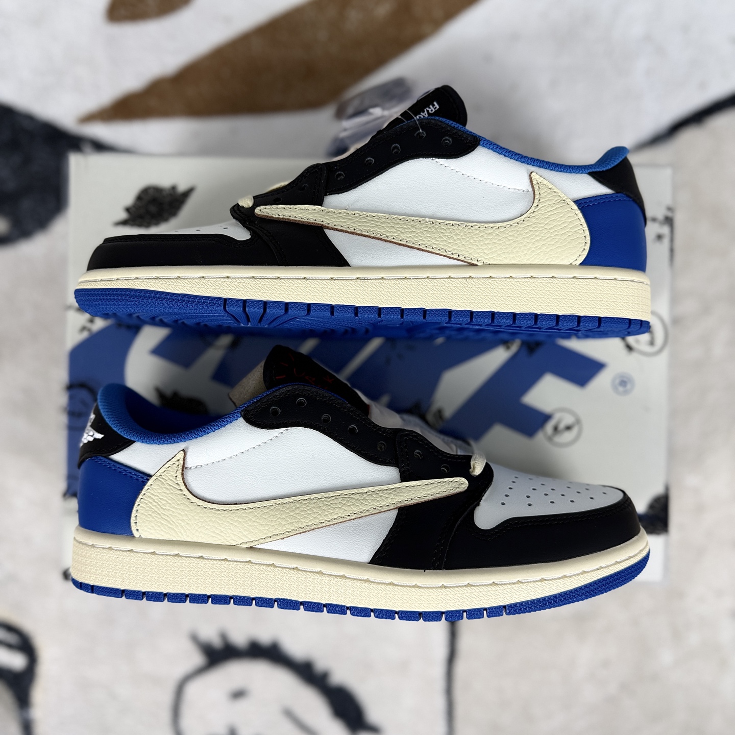 Travis Scott x Fragment Design Air Jordan 1 Low OG SP - White/Blue/Black 8 i1743281391655 3974 0 7
