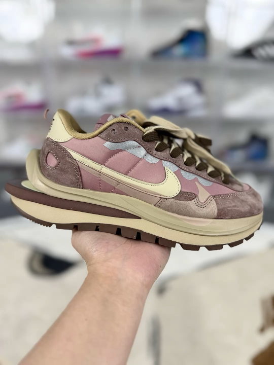 Nike x Sacai VaporWaffle Sesame: A Fusion of Past and Future in Every Step