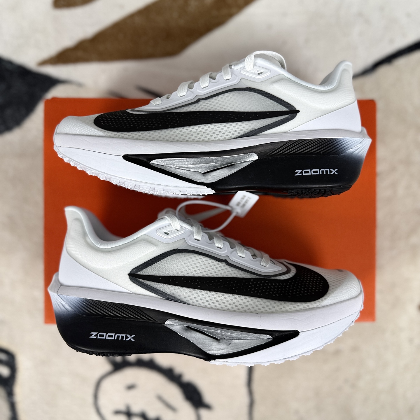 Nike Zoom Fly 6 White Black Marathon Running Shoes, Lightweight and Breathable 9 i1743537691537 6487 0 7