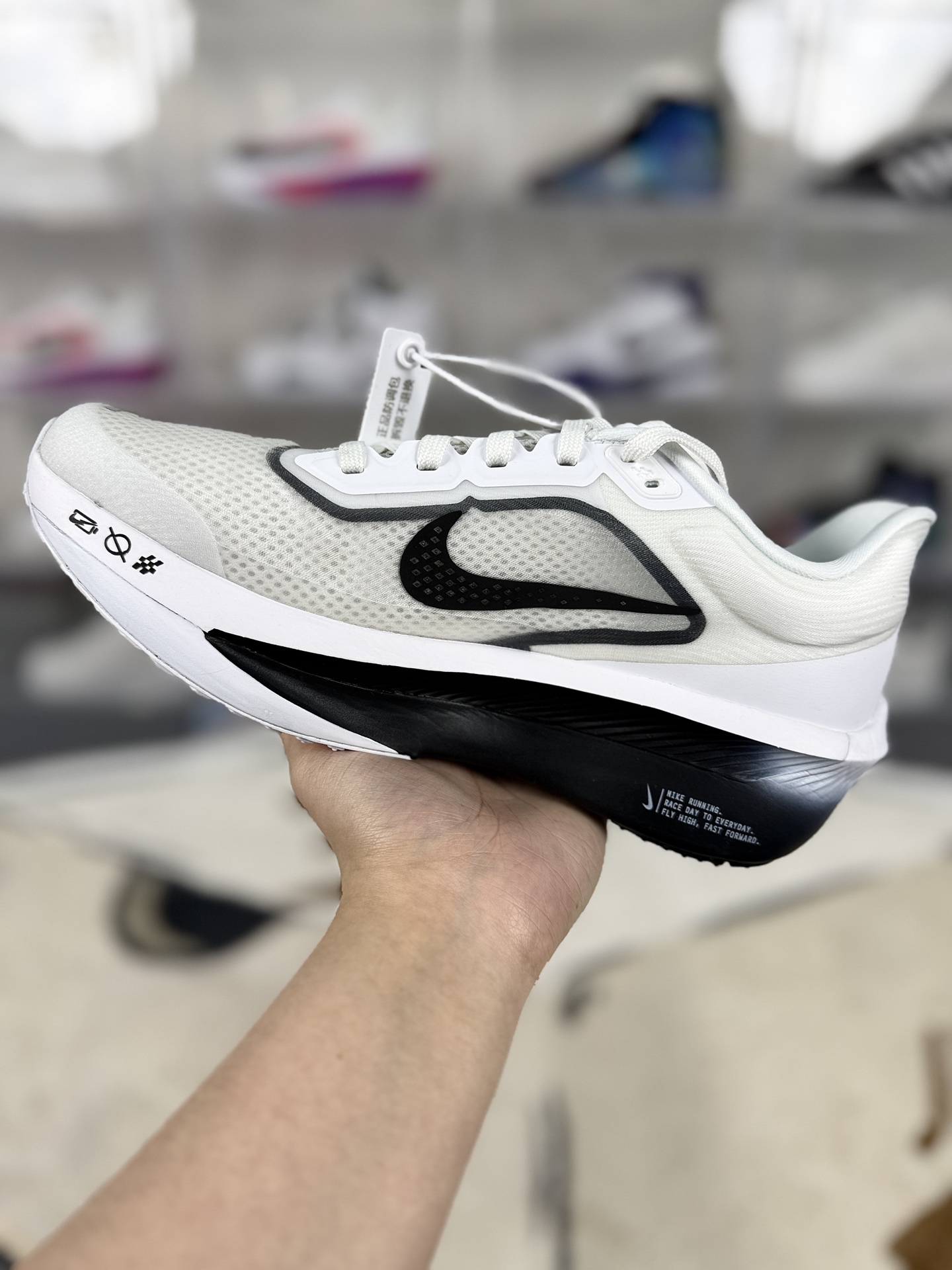 Nike Zoom Fly 6 White Black Marathon Running Shoes, Lightweight and Breathable 3 i1743537692959 2894 0 1