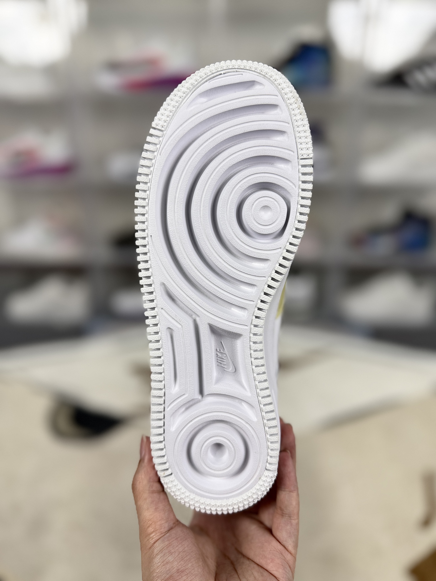 Nike Air Force 1 Shadow Women's Low-Top Sneaker - White/Gold 7 i1743895634192 5574 0 4