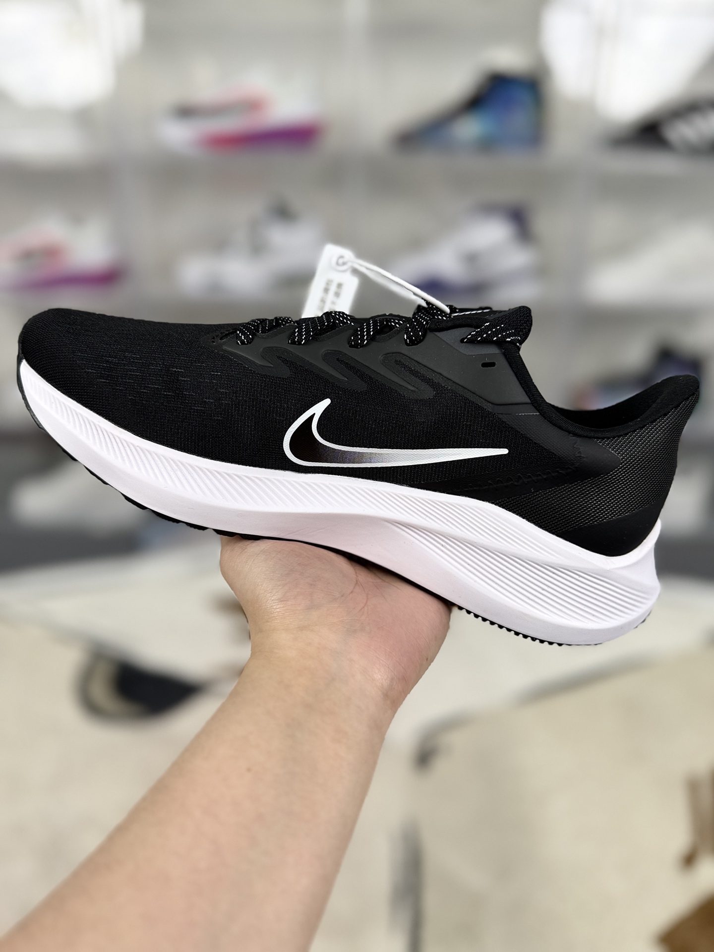 Nike Zoom Winflo 7 Running Shoes - Black and White - Sizes 36-46 3 i1744056506237 6890 0 1