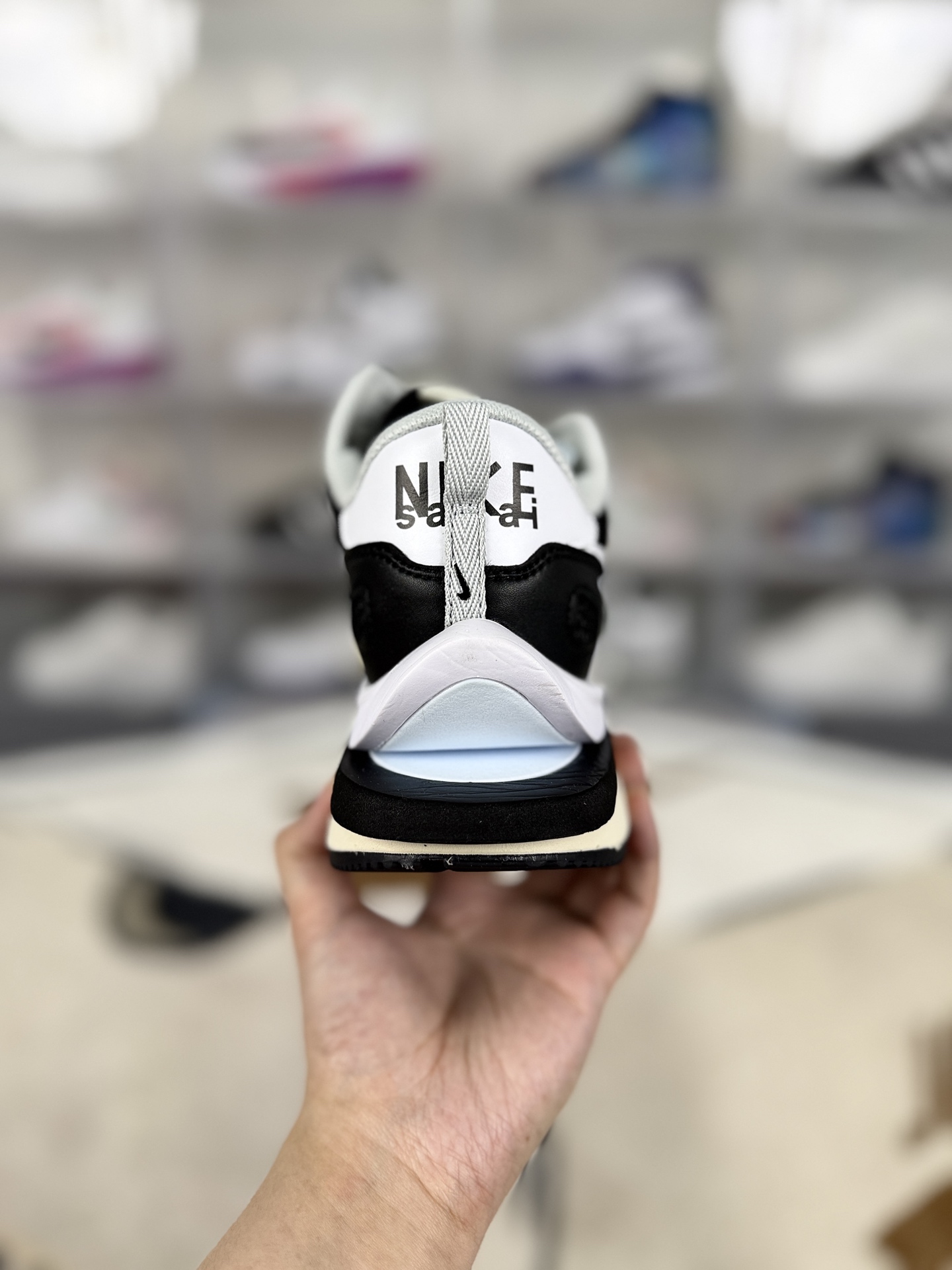 Nike x Sacai VaporWaffle Black and White Low-Top Sneakers - Unisex 3 i1744409371576 1984 0 2