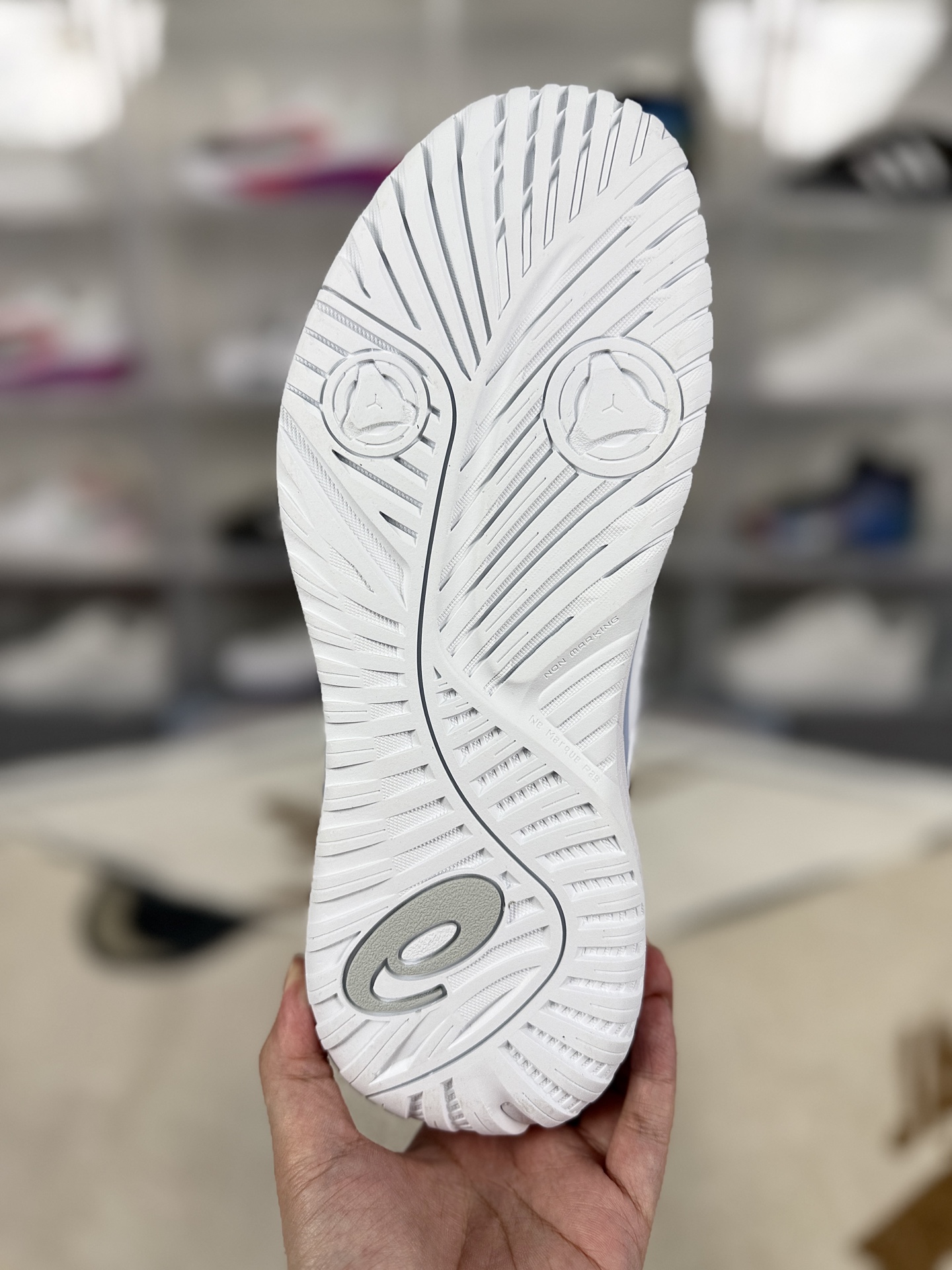 Asics GEL-Resolution X White/Silver Tennis Shoes - Comfort & Durability 7 i1745703378349 1825 0 4