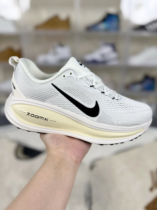 Nike Vomero 18: Cushioned Running Shoes for Men and Women - Versatile and Durable