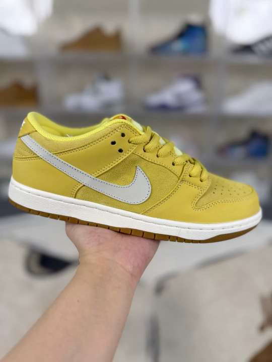 Nike Dunk SB Orange Label Saturn Gold Low Top Comfortable Skate Shoes