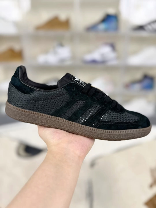 Adidas Originals Samba OG: Low-Top, Comfortable, Unisex Sneakers in Black 2 Adidas Originals Samba OG: Low-Top, Comfortable, Unisex Sneakers in Black