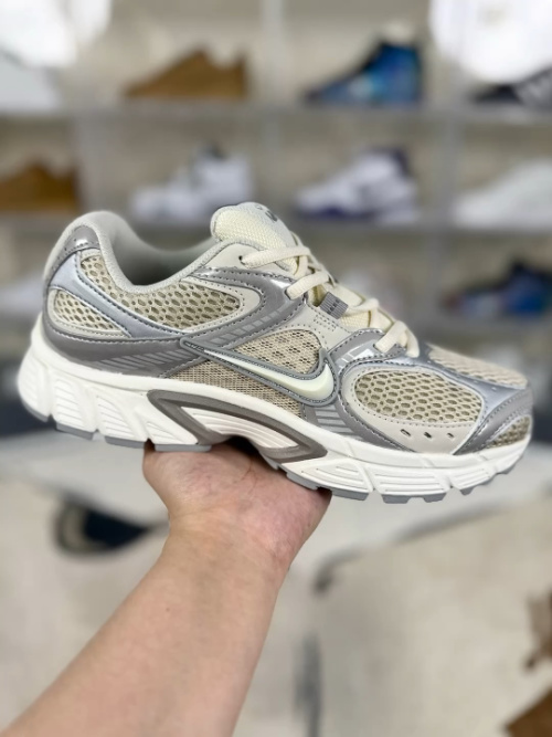 Nike V5 RNR Running Shoes - Breathable, Lightweight, and Comfortable Sneakers 11 Nike V5 RNR Running Shoes - Breathable, Lightweight, and Comfortable Sneakers