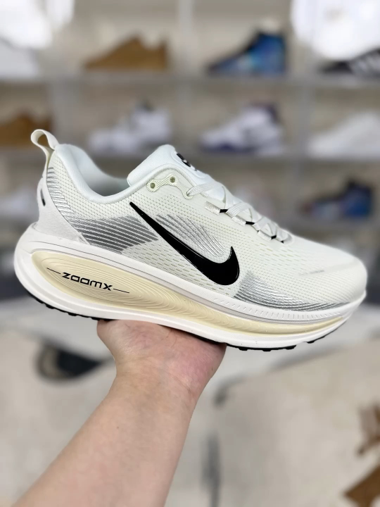 Nike Vomero 18 Running Shoes: Ultimate Comfort, Cushioning, and Durability