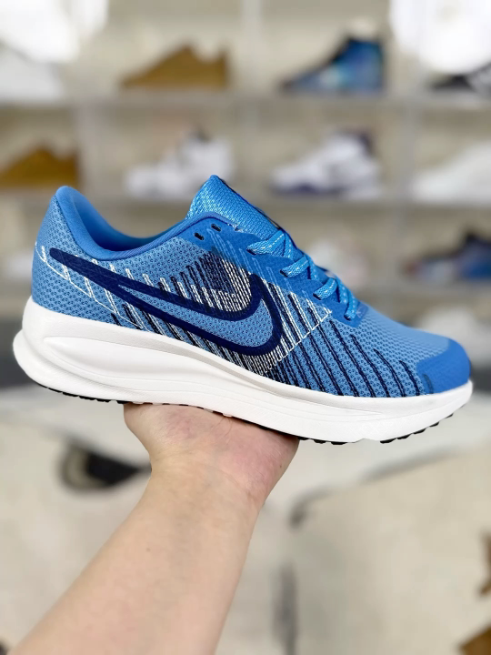 Nike Run Defy SD Blue Running Shoes: Breathable, Cushioned, and Durable