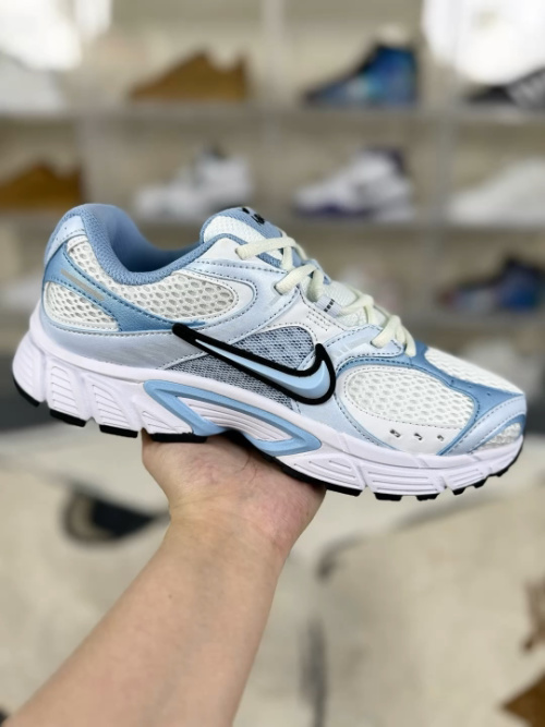 Nike V5 RNR White & Blue Running Shoes - Comfortable and Breathable 6 Nike V5 RNR White & Blue Running Shoes - Comfortable and Breathable