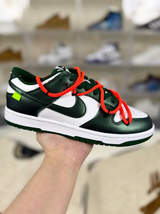 Nike Dunk Low 'Team Green' Leather Sneakers - Retro Style, Comfortable Fit