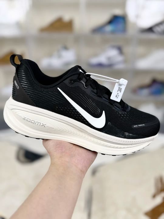 Nike Vomero 18 Running Shoes - Black and White, Comfortable and Durable 1 i1754071293595 9626 0 0
