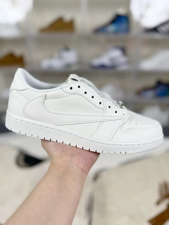 Travis Scott x Air Jordan 1 Low-Top Sneakers, Comfortable and Versatile