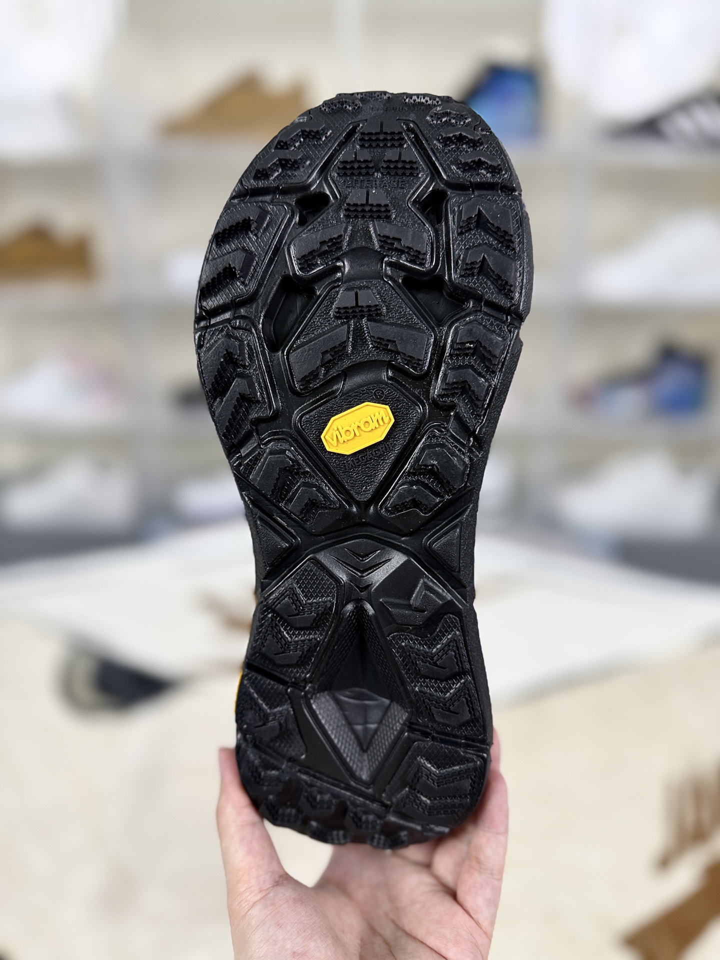 HOKA ONE ONE Mafate Speed 4: Lightweight, Breathable Trail Running Shoes 7 i1755802880228 5427 0 4