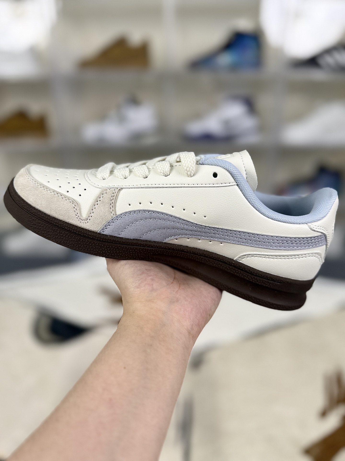 Puma Indoor OG Low-Top Sneakers - Classic Style, Durable & Comfortable 3 i1755885993217 1541 0 1