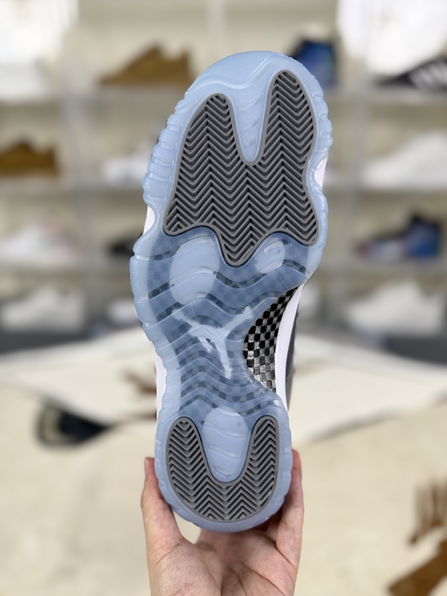 Air Jordan 11 Retro Cool Grey Fashion Mid-Top Basketball Shoes Unisex 7 i1755975378242 7911 0 4