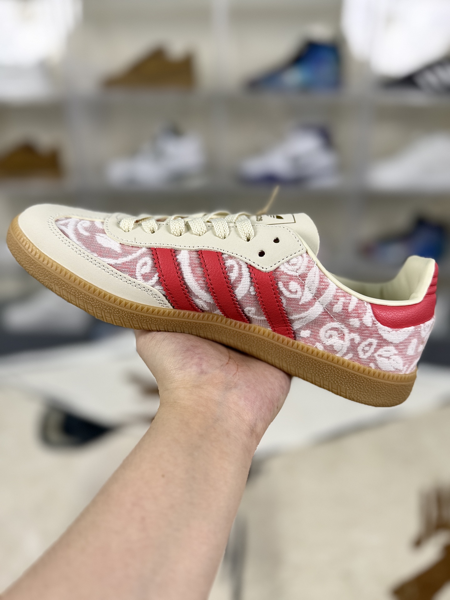 Adidas Originals Samba Low-Top Sneakers - White/Pink, Unisex Design 2 i1755975451054 8795 0 1