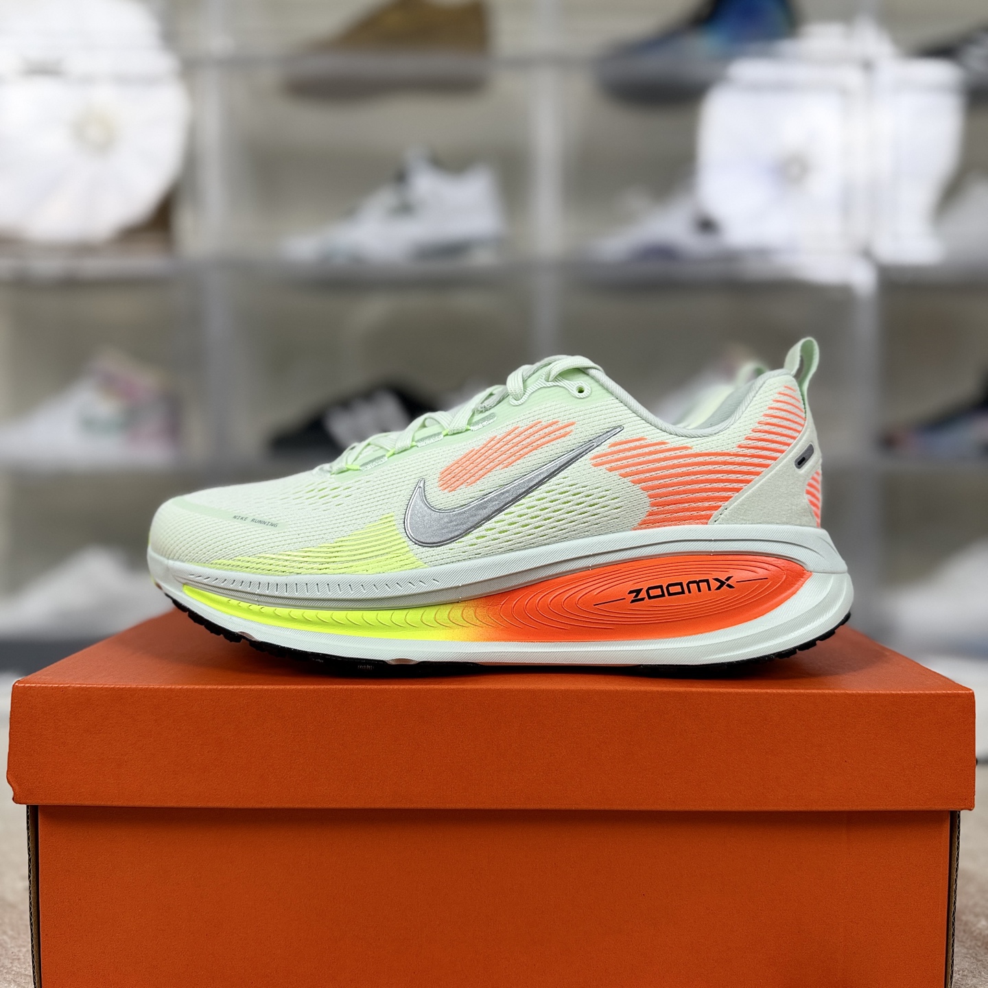 Nike Vomero 18: Ultimate Comfort, Lightweight, Breathable Running Shoes 10 i1756062965906 6803 0 8