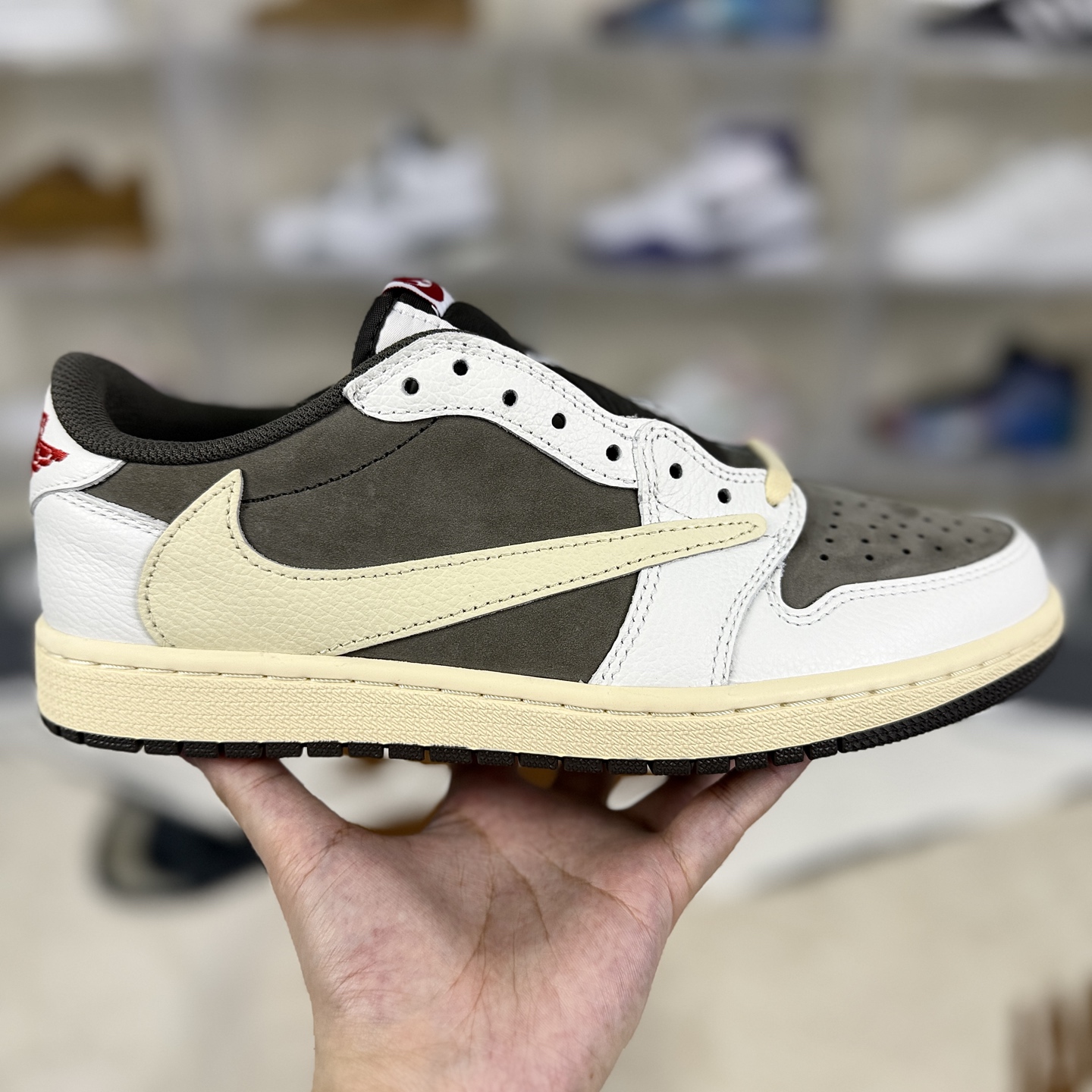 Travis Scott x Air Jordan 1 Low 'Reverse Mocha' Retro Sneakers 7 i1756236872565 5381 0 5