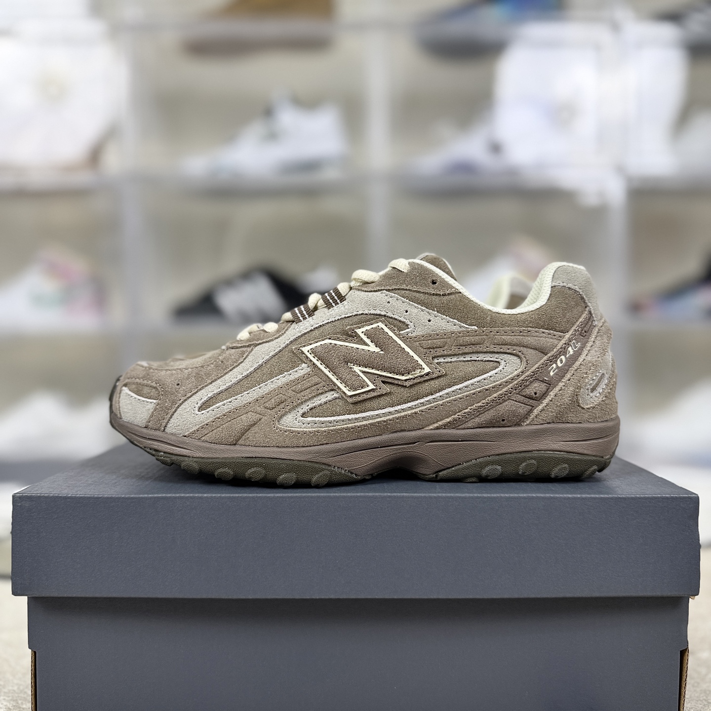 New Balance 204L Low-Top Lifestyle Casual Shoes for Men and Women 10 i1756316389980 1820 0 8