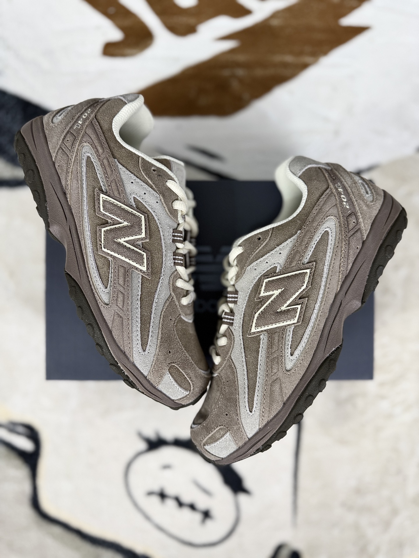 New Balance 204L Low-Top Lifestyle Casual Shoes for Men and Women 6 i1756316389980 2215 0 6