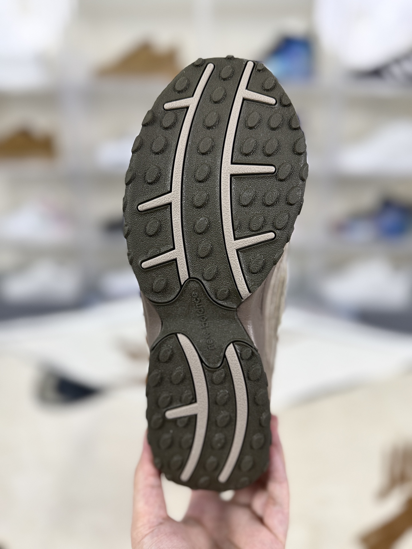 New Balance 204L Low-Top Lifestyle Casual Shoes for Men and Women 7 i1756316389981 2704 0 4