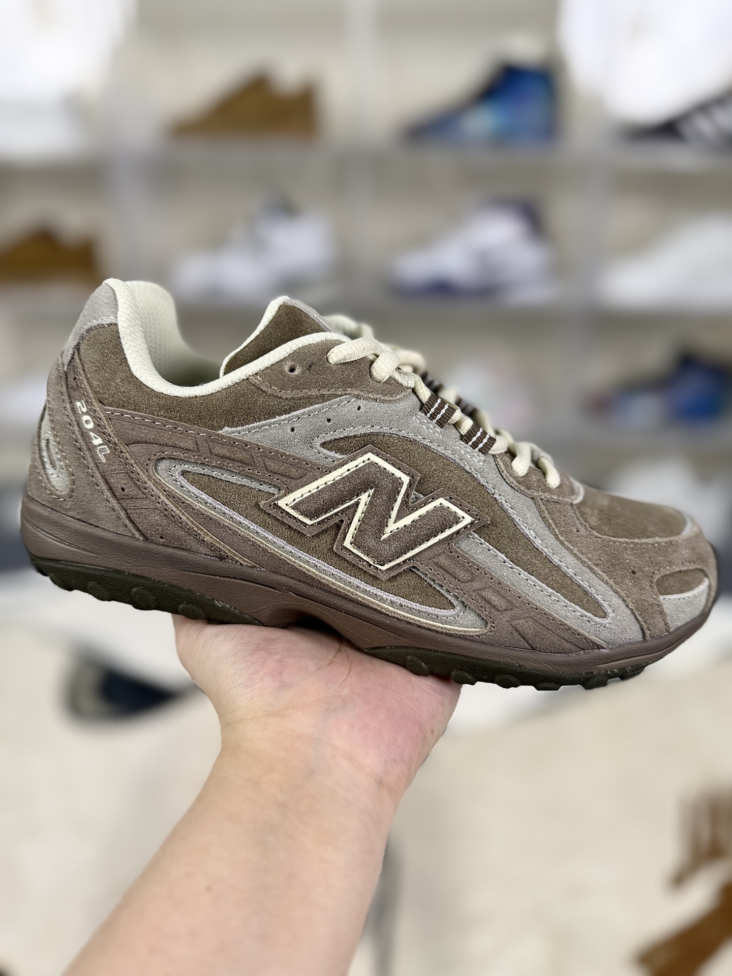 New Balance 204L Low-Top Lifestyle Casual Shoes for Men and Women 2 i1756316394439 4573 0 0
