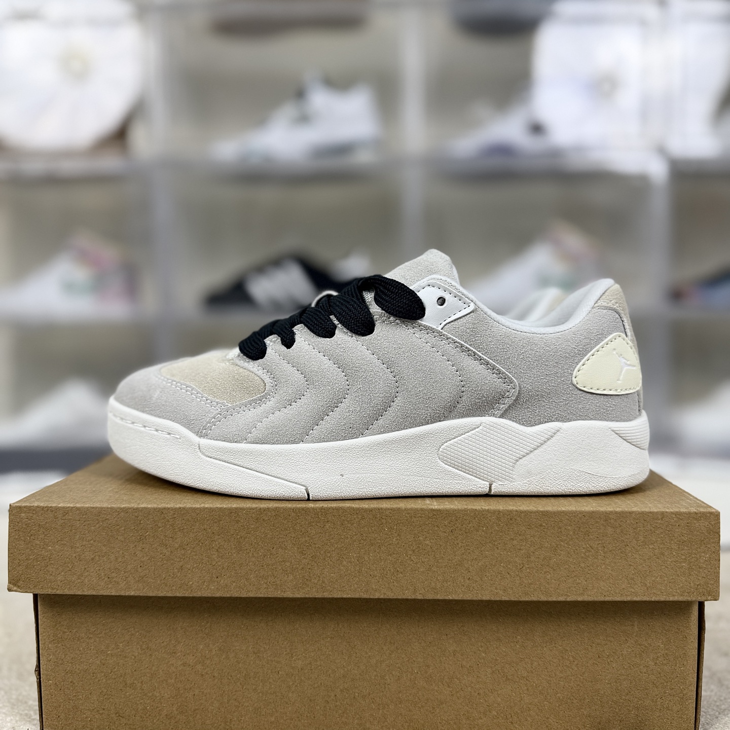 Jordan Session Low-Top Sneakers - Comfortable, Stylish, and Durable for Everyday Wear 22 i1756405241777 5317 0 8