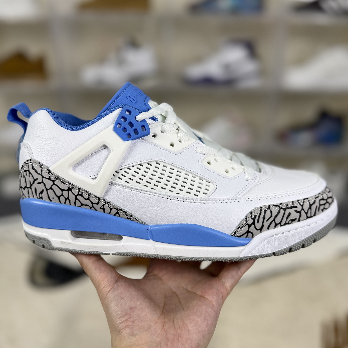 Jordan Spizike Low UNC: Comfortable, Low-Cut Retro Basketball Shoes for All 8 i1756493845841 8251 0 5