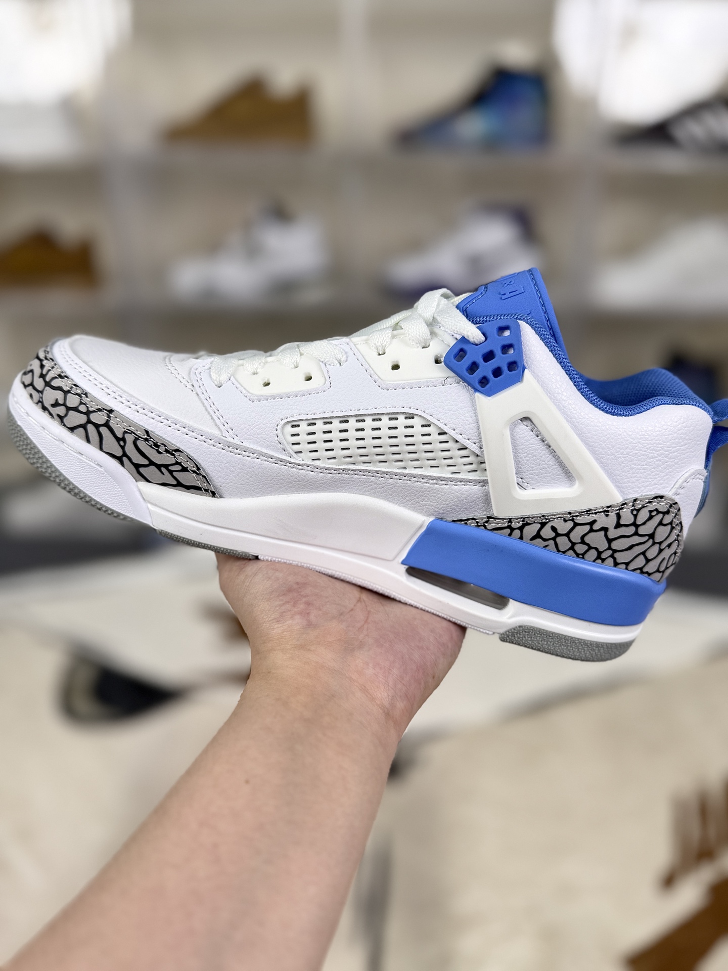 Jordan Spizike Low UNC: Comfortable, Low-Cut Retro Basketball Shoes for All 3 i1756493850962 5170 0 1
