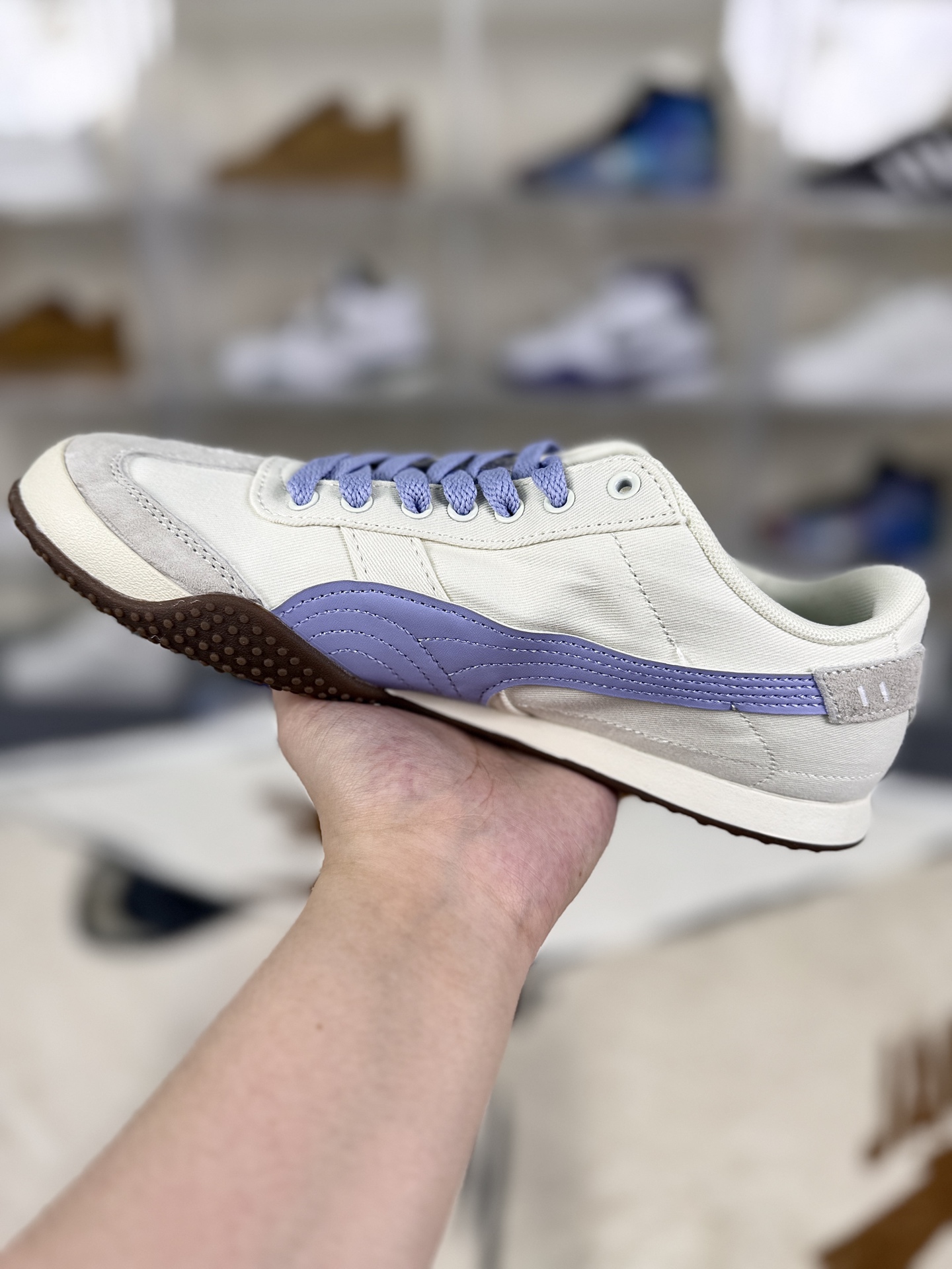 PUMA Bella UT Canvas Sneakers: Stylish, Comfortable, and Versatile Shoes 2 i1756493898282 7887 0 1