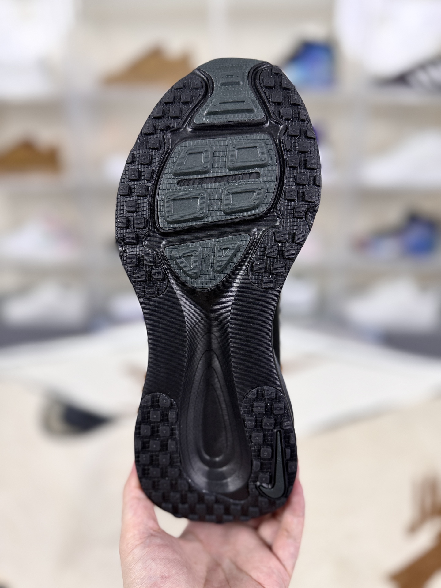 Nike Vomero 18 Black Running Shoes - Ultimate Comfort & Performance 7 i1756573303071 3855 0 4