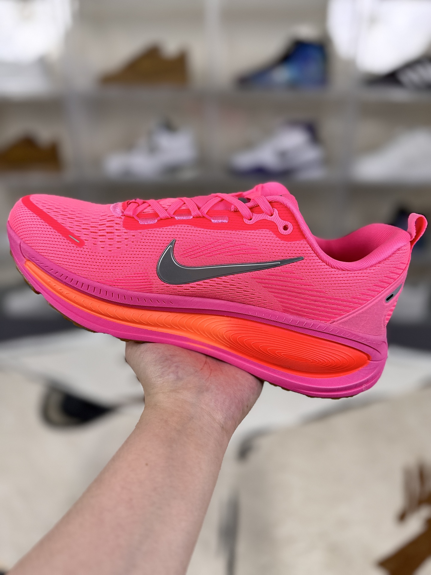 Nike Vomero 18: Comfortable, Durable, and Stylish Running Shoes for Men and Women 2 i1756573325983 6167 0 1