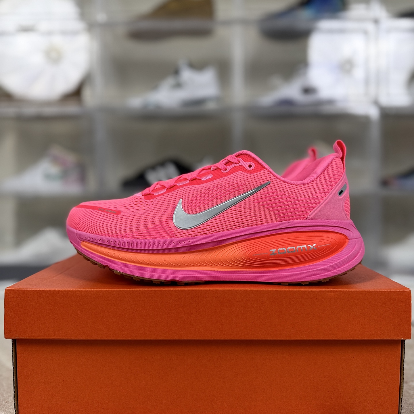 Nike Vomero 18: Comfortable, Durable, and Stylish Running Shoes for Men and Women 9 i1756573330269 4959 0 8