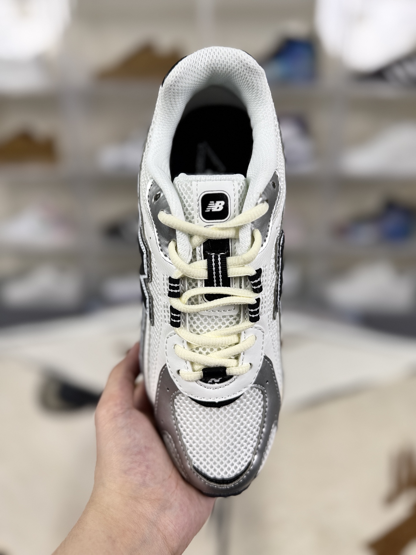 New Balance 204L White Silver Lifestyle Sneakers - Fashionable and Comfortable 5 i1756573348143 1743 0 3