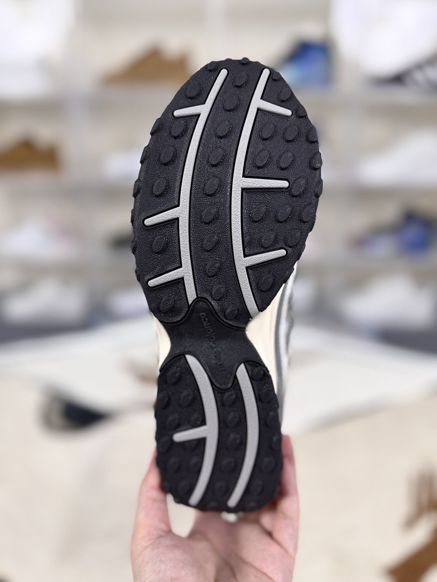New Balance 204L White Silver Lifestyle Sneakers - Fashionable and Comfortable 7 i1756573352293 2877 0 4