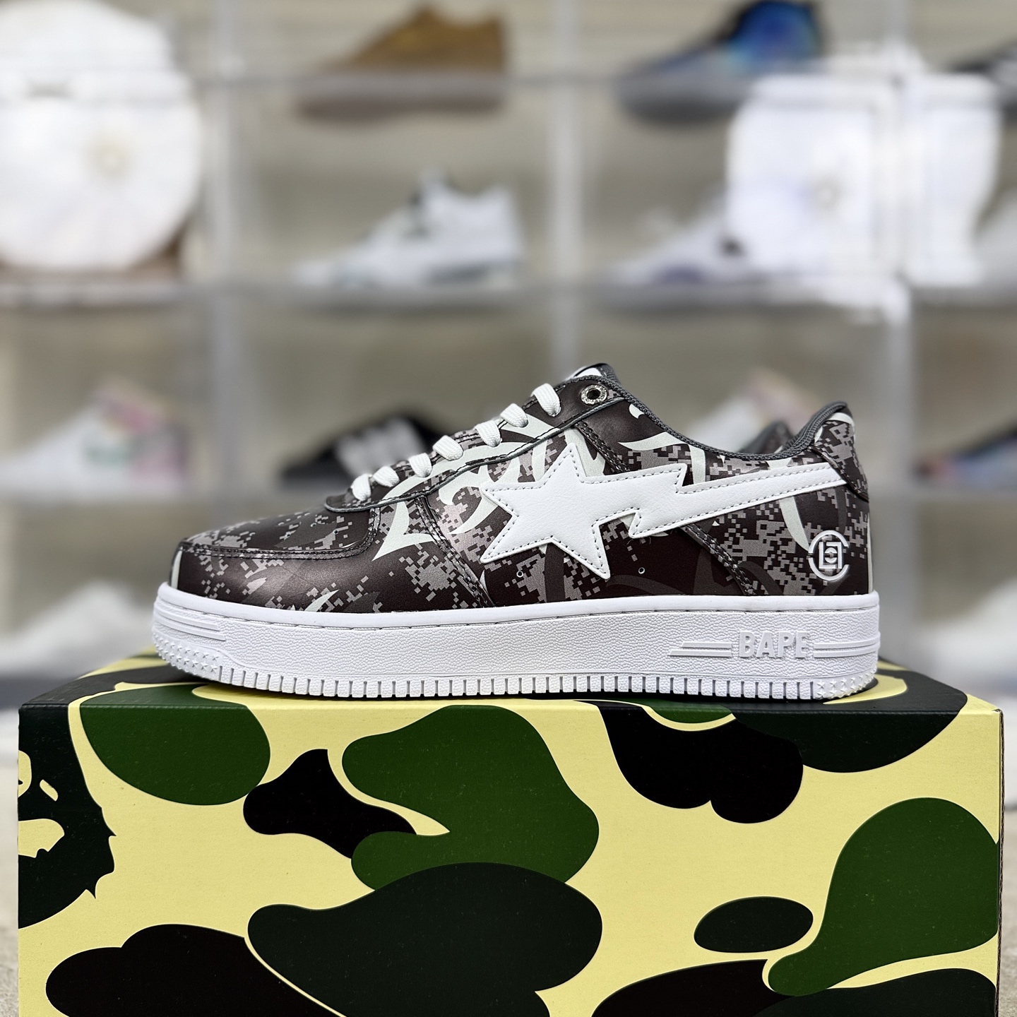 A Bathing Ape BAPE STA EGRA CAMO Leather Low-Top Sneakers - Unisex 10 i1756573372037 4483 0 8