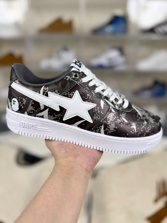 A Bathing Ape BAPE STA EGRA CAMO Low-Top Sneakers - Stylish & Comfortable