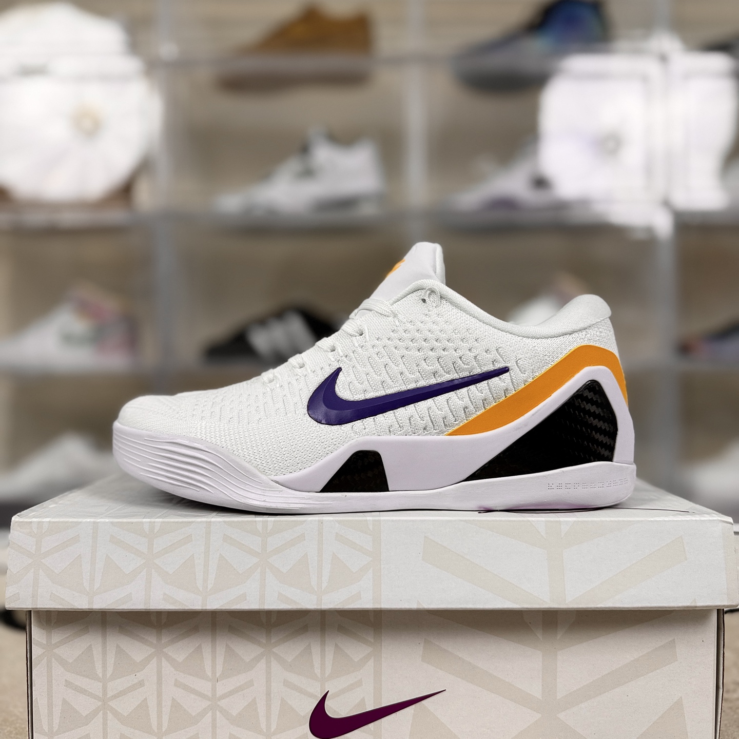 Nike Kobe 9 Elite Low Protro: White/Purple Basketball Shoes with Cushioning 9 i1756662883392 5246 0 8