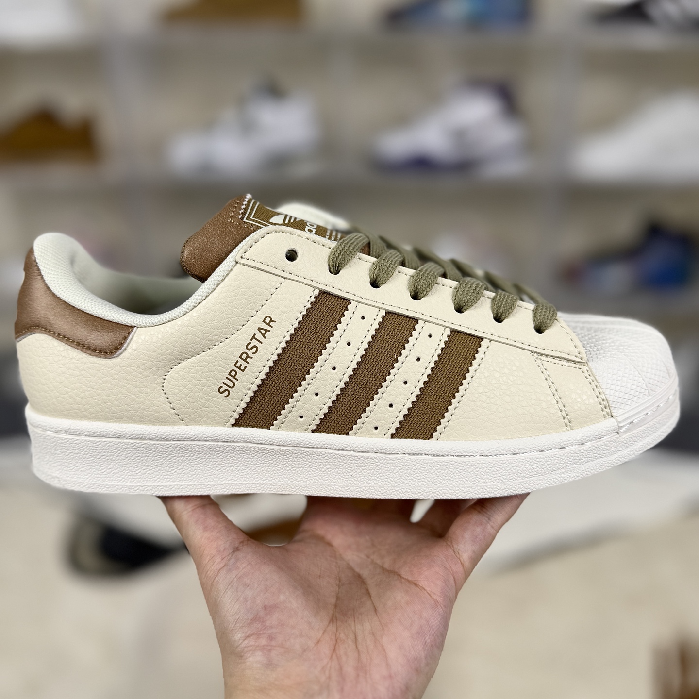 Adidas Originals Superstar Low Top Sneakers - Classic Comfort & Style, Unisex 8 i1756748547596 3811 0 5