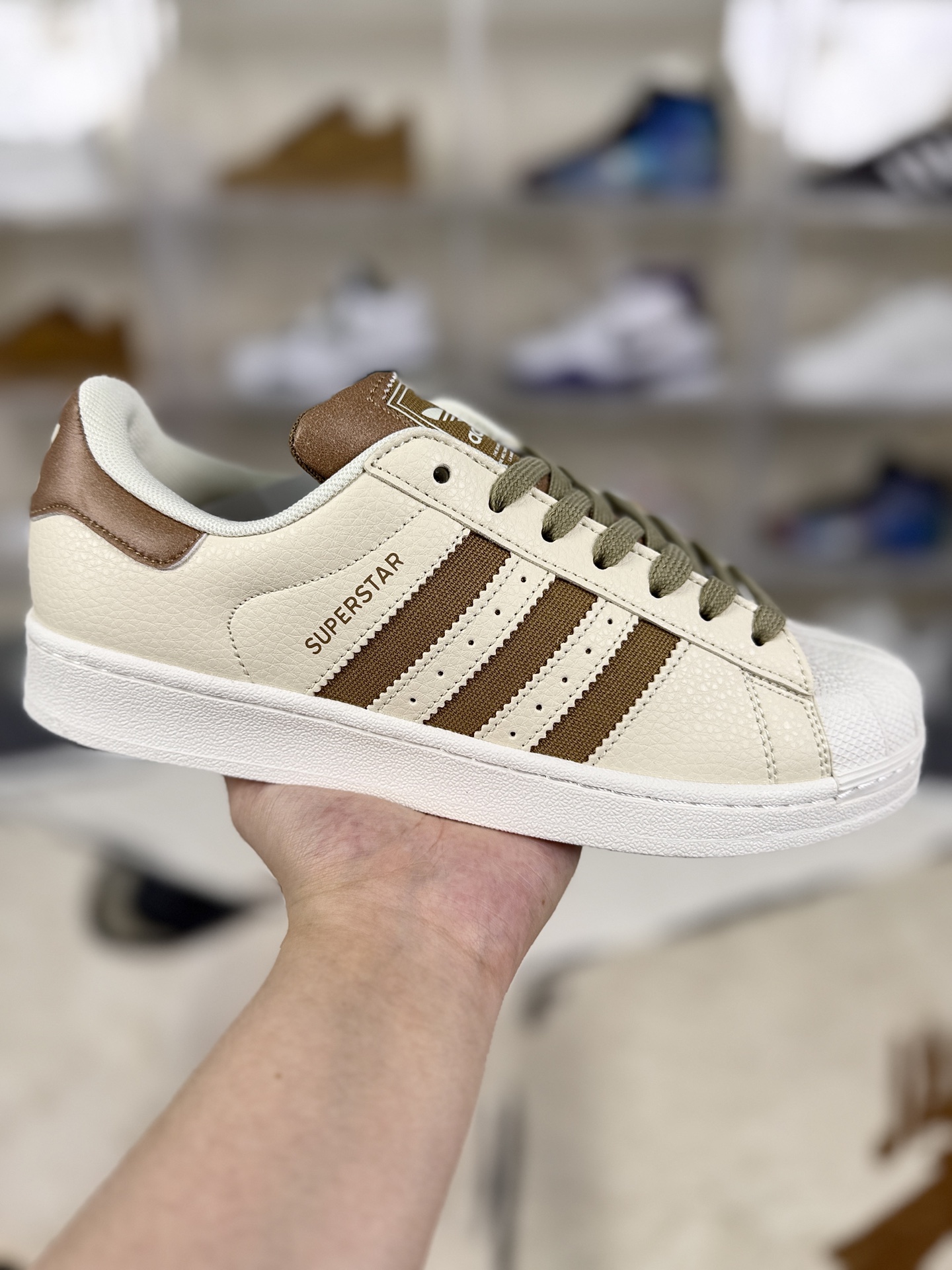Adidas Originals Superstar Low Top Sneakers - Classic Comfort & Style, Unisex 2 i1756748550177 9828 0 0