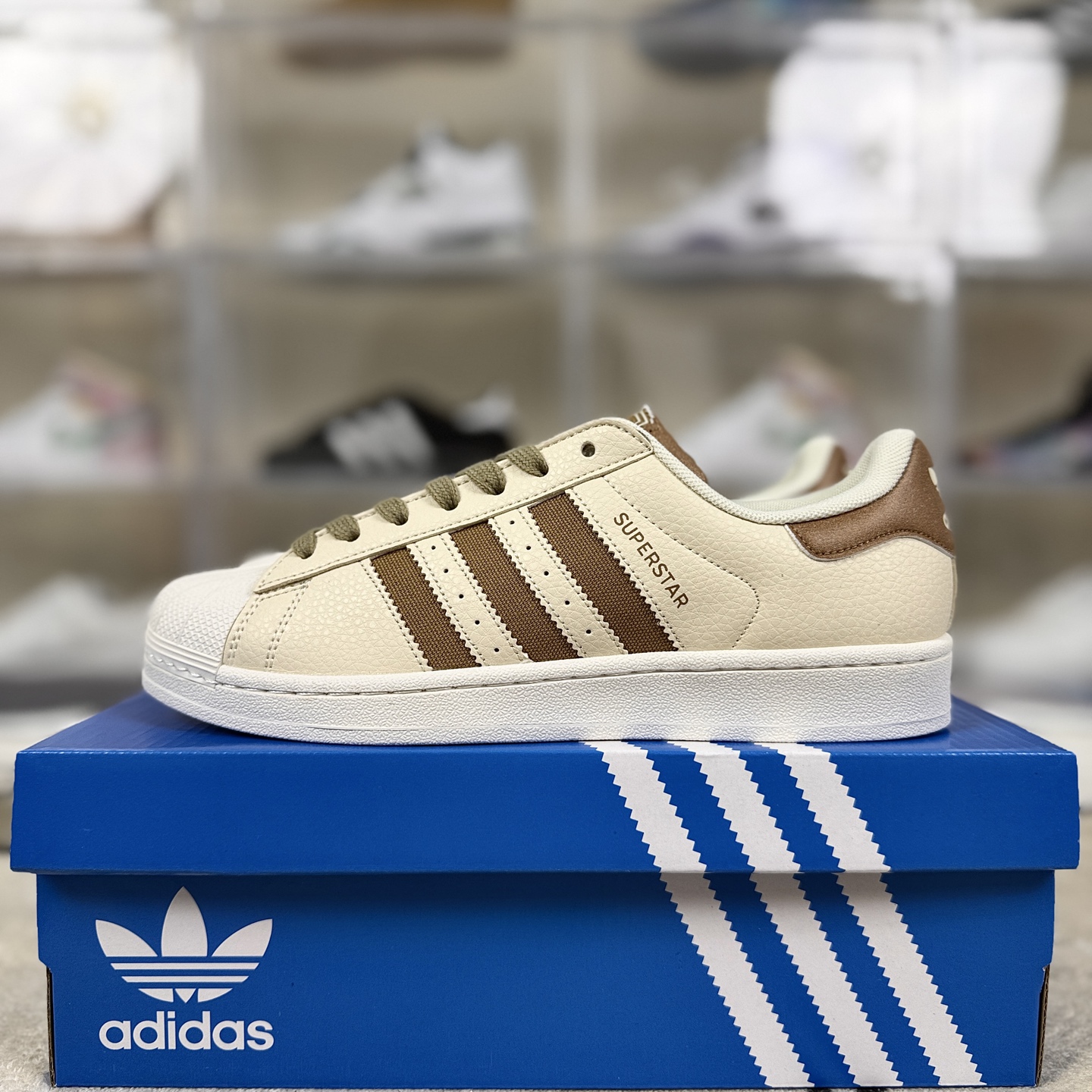 Adidas Originals Superstar Low Top Sneakers - Classic Comfort & Style, Unisex 10 i1756748550314 7584 0 8