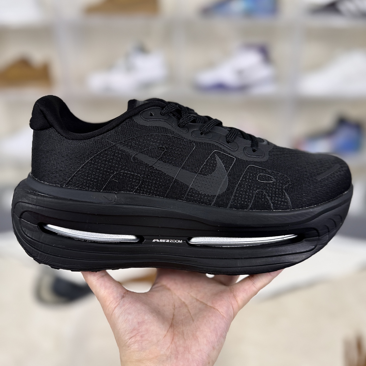 Nike Vomero Premium Running Shoes - Black, Cushioned, and Breathable 7 i1756836085596 4322 0 5