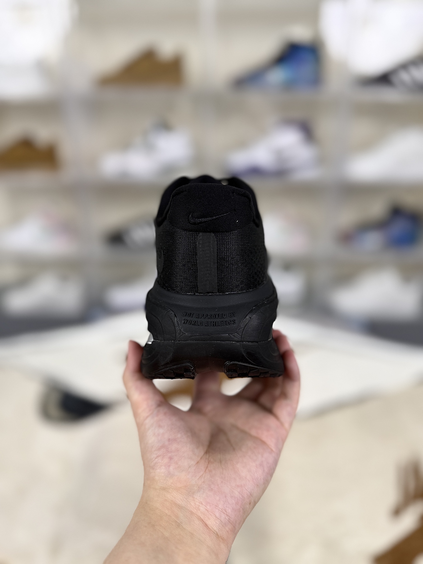 Nike Vomero Premium Running Shoes - Black, Cushioned, and Breathable 3 i1756836085881 5931 0 2