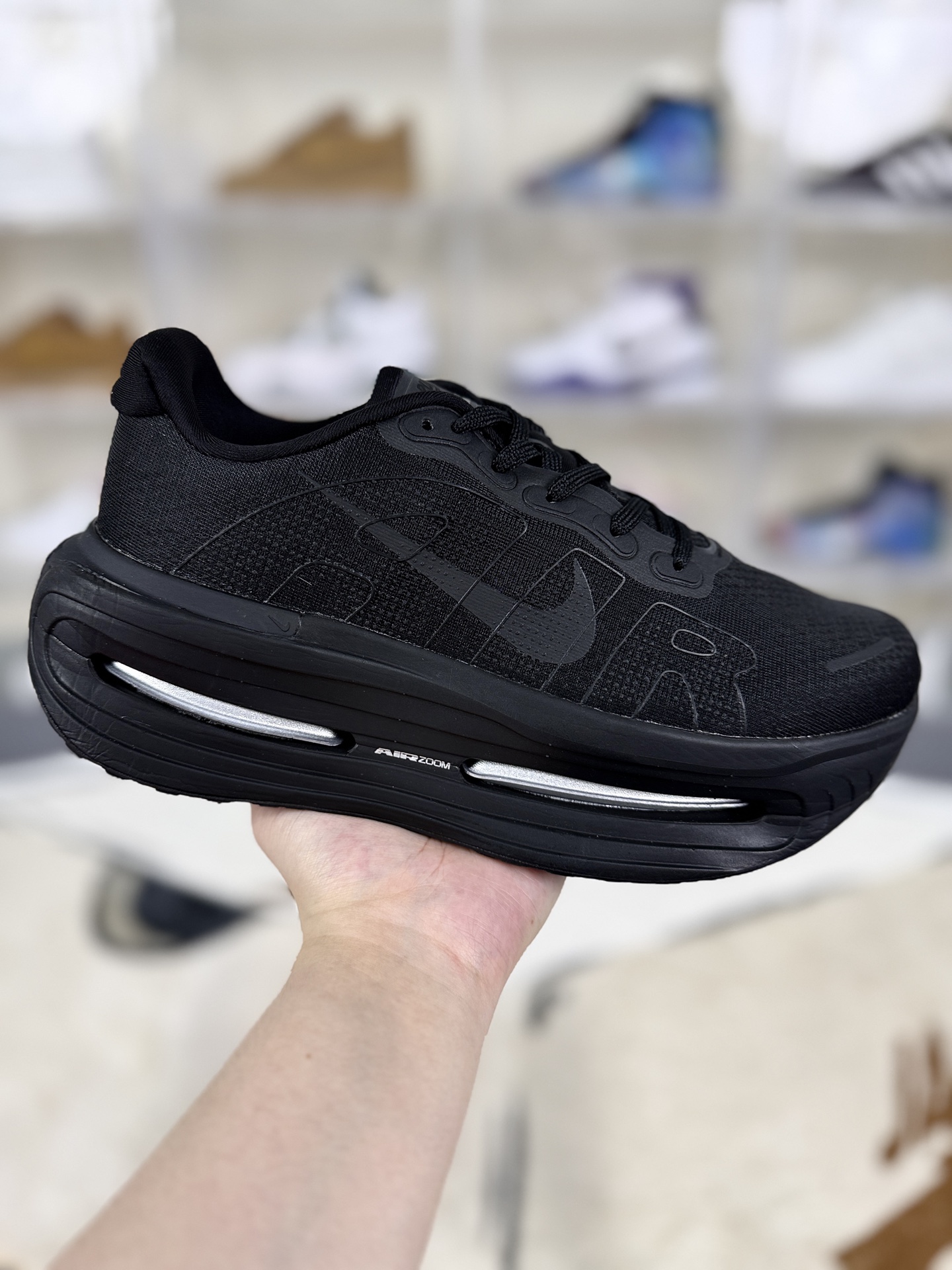 Nike Vomero Premium Running Shoes - Black, Cushioned, and Breathable 1 i1756836088992 795 0 0